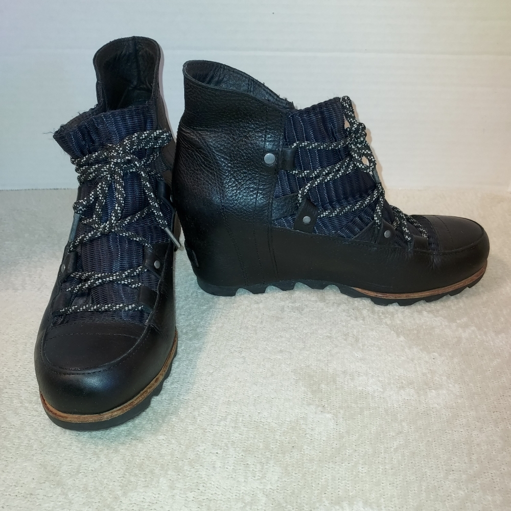 Sorel Sandy Wedge Black Boots size 10